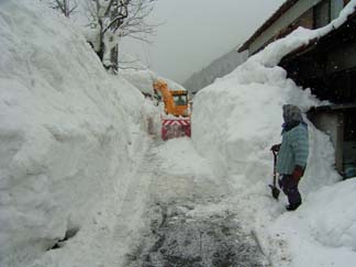 豪雪による除雪作業
